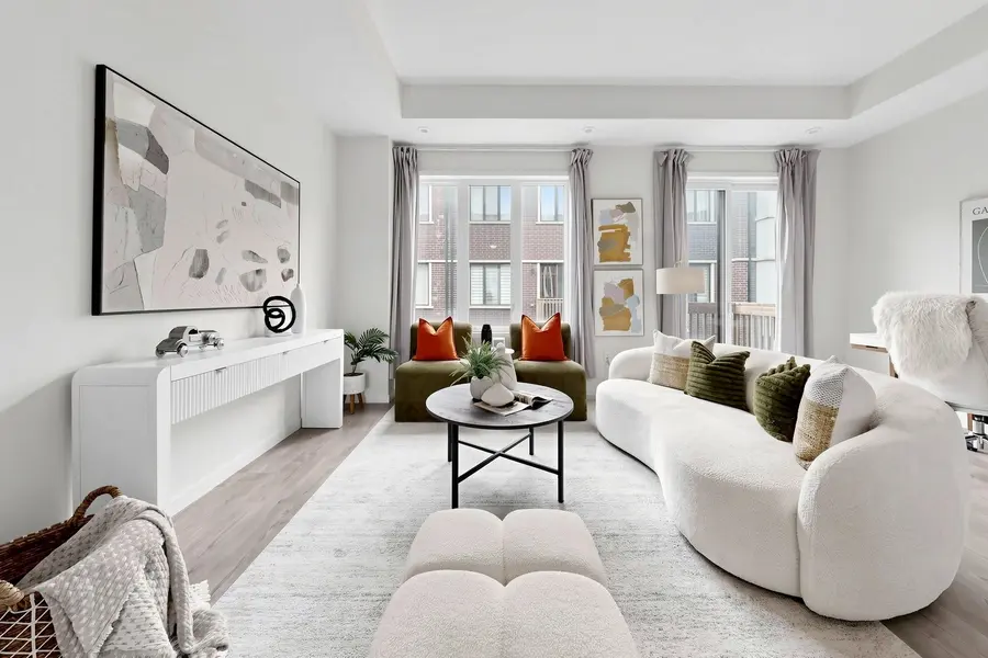 101 Genuine LN, Richmond Hill, ON L4B 0E5