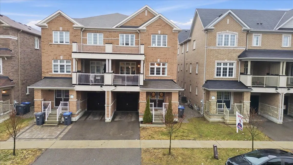 8 Lowes Hill CIR, Caledon, ON L7C 4H4