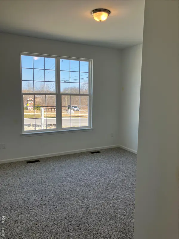 61611 Empire RD, Lyon Charter Township, MI 48178