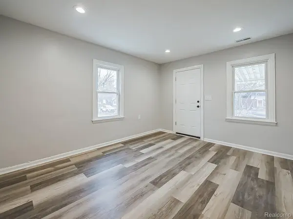 23352 Powell AVE, Hazel Park, MI 48030