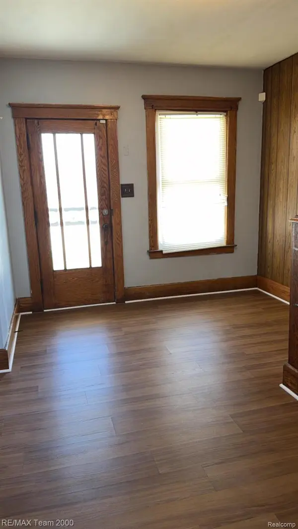 1182 Lafayette BLVD, Lincoln Park, MI 48146