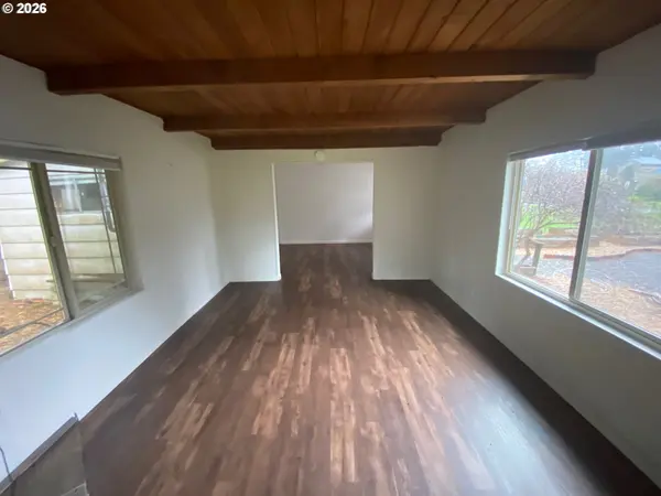 6721 RHODODENDRON AVE, Gleneden Beach, OR 97388