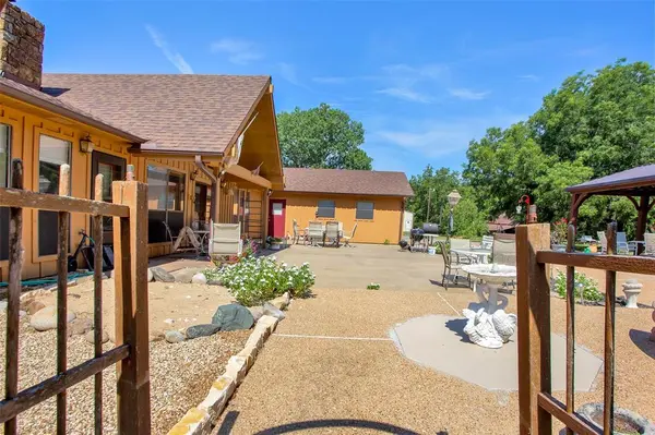 7146 Refuge Road, Pottsboro, TX 75076