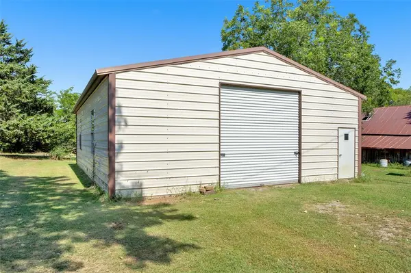 7146 Refuge Road, Pottsboro, TX 75076