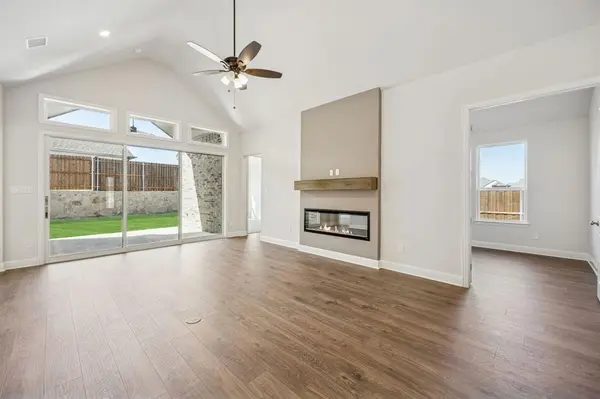 4364 Biddle Street, Midlothian, TX 76065