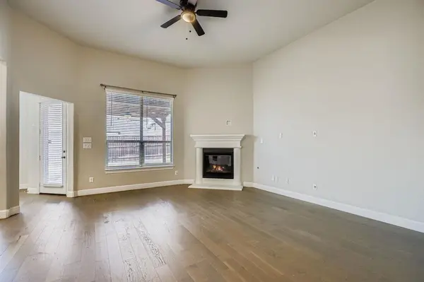 932 Hunters Creek Drive, Rockwall, TX 75087