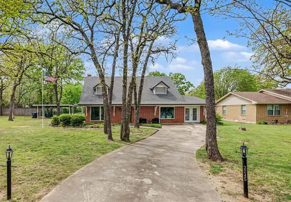 3245 Hartlee Field Road, Denton, TX 76208