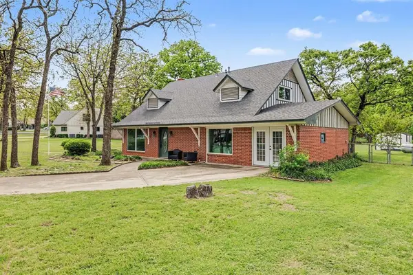 3245 Hartlee Field Road, Denton, TX 76208