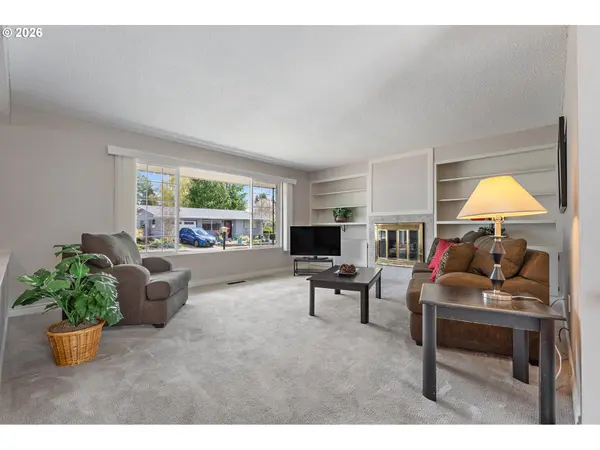 16375 SW ROYALTY PKWY, King City, OR 97224