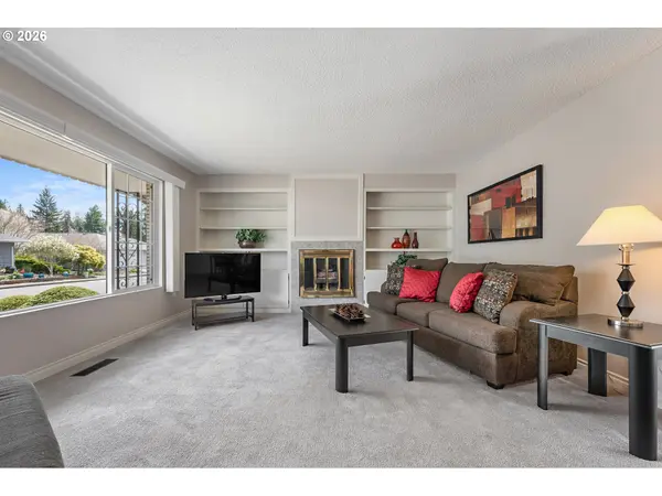 16375 SW ROYALTY PKWY, King City, OR 97224