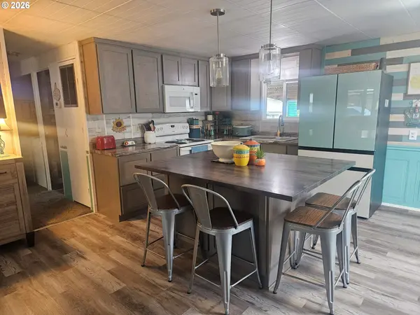 122 PARKDALE CIR, Grants Pass, OR 97527