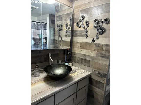 122 PARKDALE CIR, Grants Pass, OR 97527