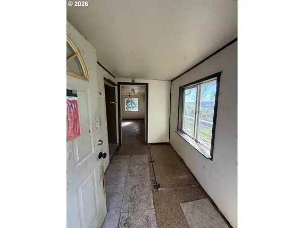 2435 N 10th ST, Coos Bay, OR 97420