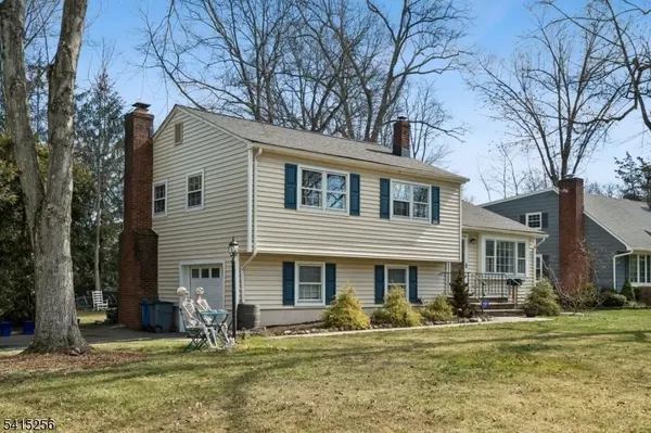 76 Magnolia Dr, New Providence Boro, NJ 07974