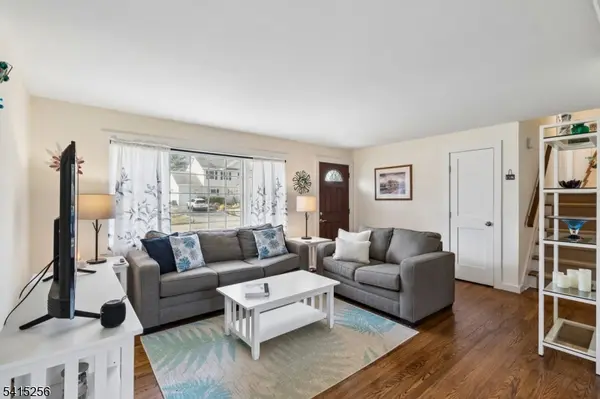 76 Magnolia Dr, New Providence Boro, NJ 07974