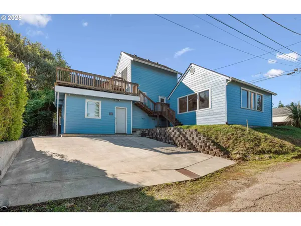 584 EXCHANGE ST, North Bend, OR 97459