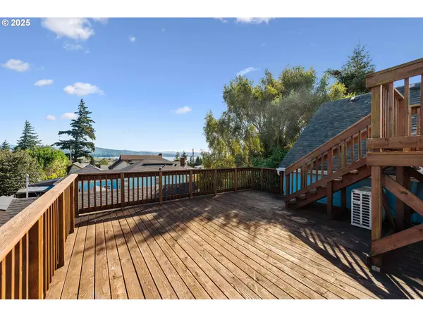 584 EXCHANGE ST, North Bend, OR 97459