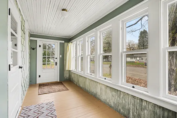 325 W Burr Oak ST, Centreville Vllg, MI 49032