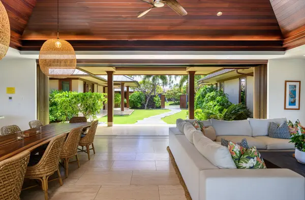 68-1044 PAUOA WAY, Kamuela, HI 96743