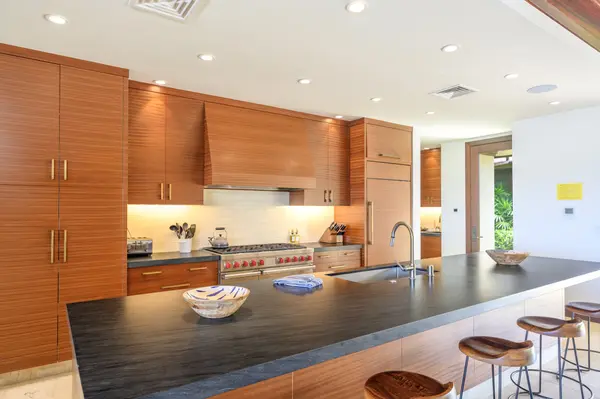 68-1044 PAUOA WAY, Kamuela, HI 96743