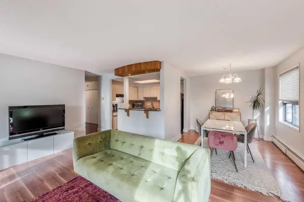 626 24 AVE SW #305, Calgary, AB T2S 0K6