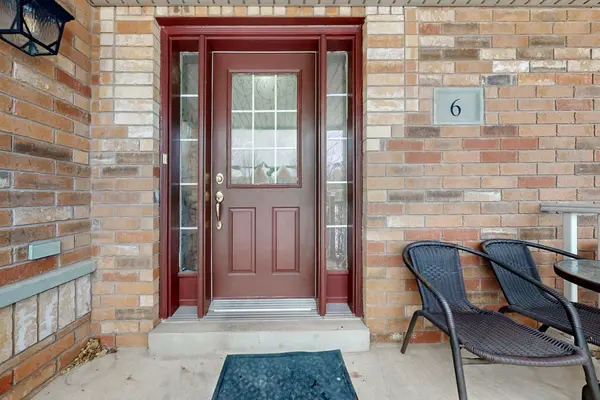 6 Blytheway Gate, Ajax, ON L1T 0J5