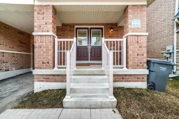 8 Lowes Hill CIR, Caledon, ON L7C 4H4