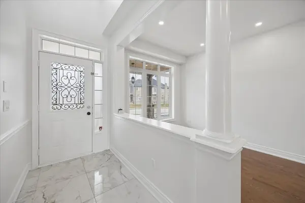 11 Maybeck DR, Brampton, ON L6X 0Z2