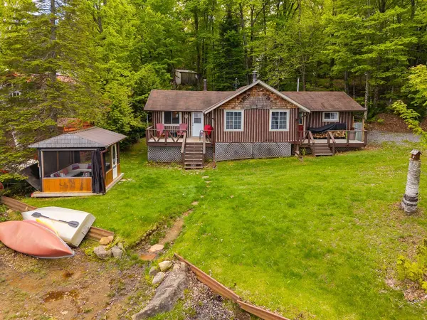 247 Mainhood RD, Huntsville, ON P0B 1M0