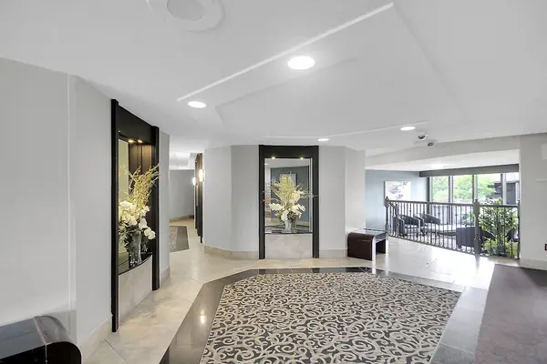 1081 Ambleside DR #208, Woodroffe, ON K2B 8C8