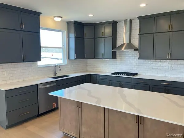 61627 Empire RD, Lyon Charter Township, MI 48178