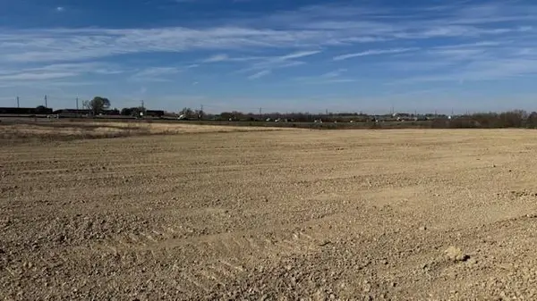 2824 Milam Road E, Sanger, TX 76266