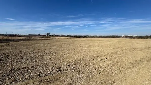 2824 Milam Road E, Sanger, TX 76266