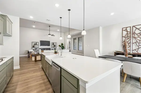 1009 Goldenrod Drive, Crowley, TX 76036