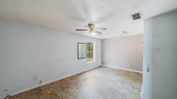 901 W Cayuga Drive, Athens, TX 75751