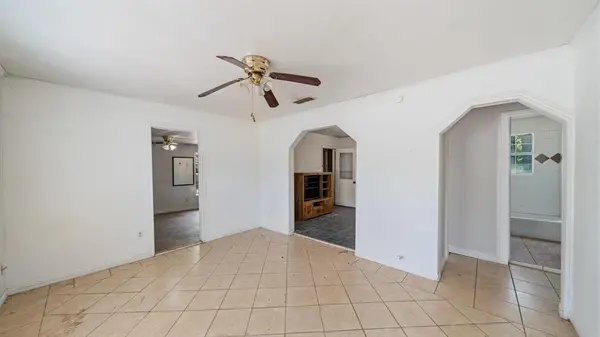 901 W Cayuga Drive, Athens, TX 75751