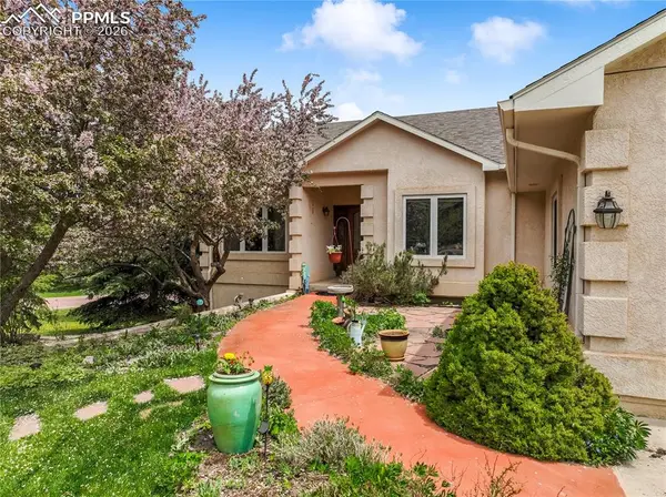 1590 Longview CIR, Monument, CO 80132