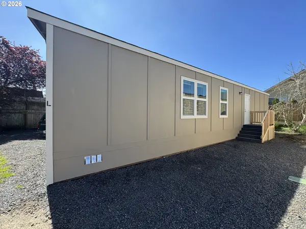 1085 W 1ST AVE #L, Junction City, OR 97448