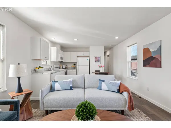 1085 W 1ST AVE #L, Junction City, OR 97448