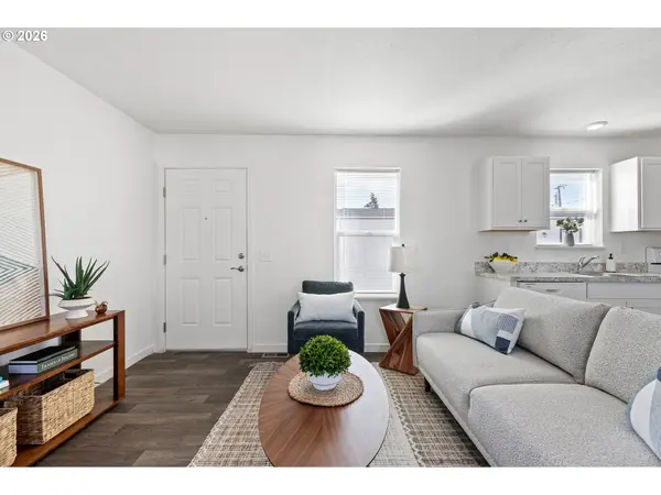 1085 W 1ST AVE #L, Junction City, OR 97448