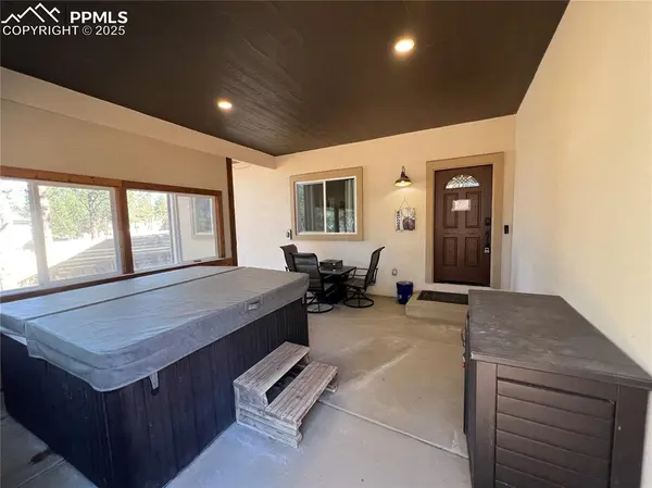 348 Due South RD, Florissant, CO 80816