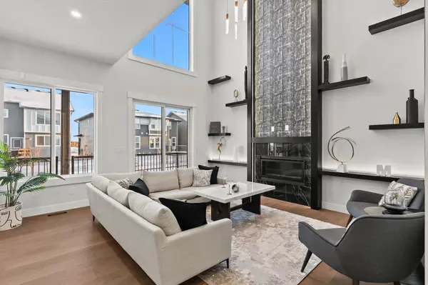 102 South Shore RD, Chestermere, AB T1X 3G2