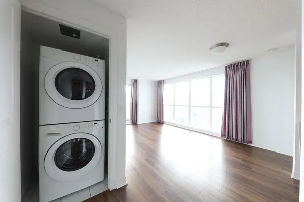 50 Town Centre CT #1502, Toronto E09, ON M1P 0A9