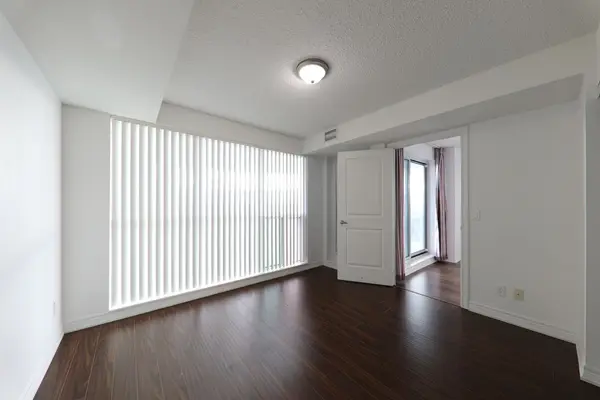 50 Town Centre CT #1502, Toronto E09, ON M1P 0A9