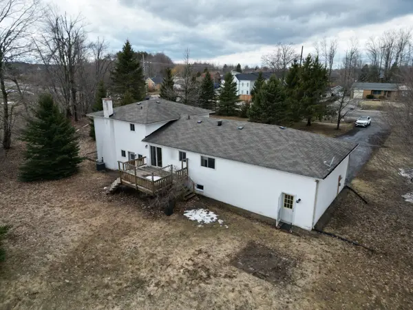 780 Essa RD E, Barrie, ON L4N 9E9