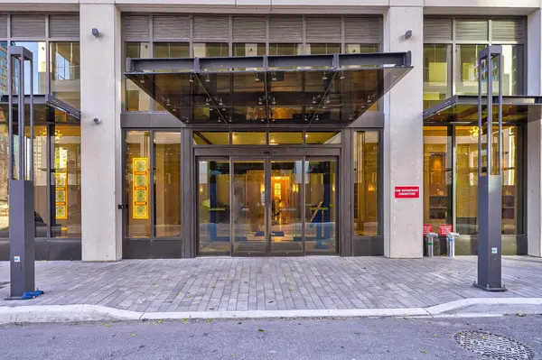 36 Elm DR W #2604, Mississauga, ON L5B 1L9