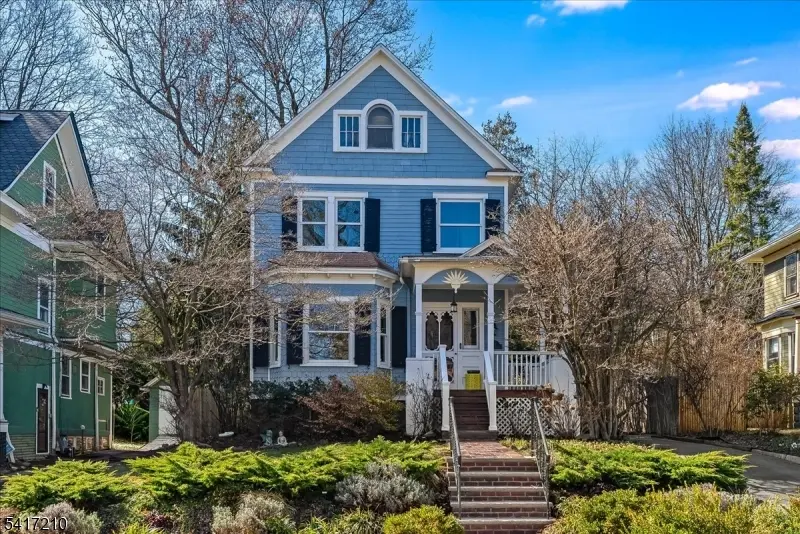 82 Essex Ave, Glen Ridge Boro Twp., NJ 07028