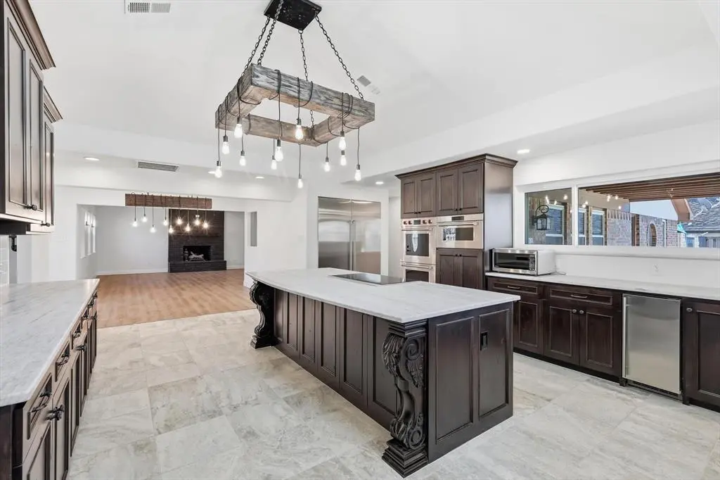 913 Ashland Court, Mansfield, TX 76063