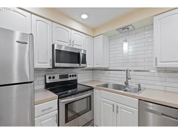 5561 SW MULTNOMAH BLVD, Portland, OR 97219