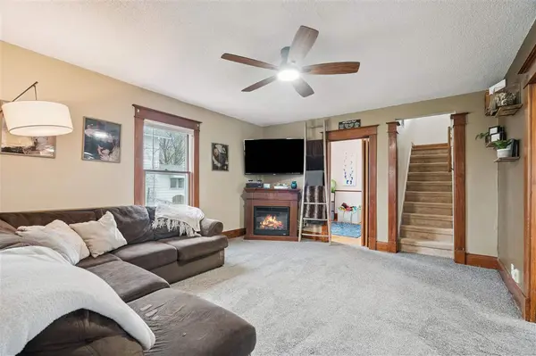 314 Main St, Center Point, IA 52213